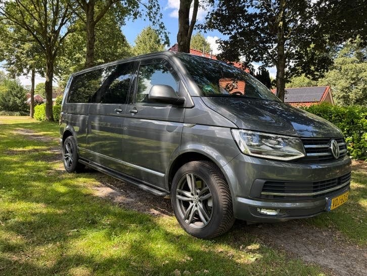 VW T6 Caravelle Highline 204PK DSG Full Options BTW, Auto's, Dealer onderhouden, Zwart, 4 cilinders, Volkswagen