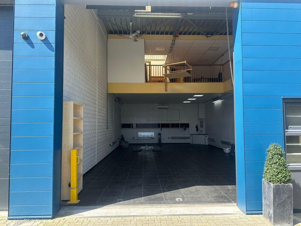 Opslagloods met kantoor 160m2  te huur Engelen Den Bosch, Zakelijke goederen, 160 m², Huur, Bedrijfsruimte