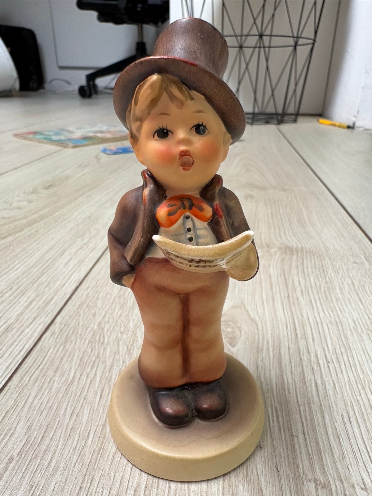 Vintage Goebel Hummel beeldje - Jongen met liedboek, Verzamelen, Beelden en Beeldjes, Ophalen of Verzenden, Gebruikt, Hummel