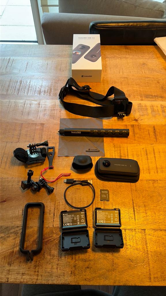 Insta360 ONE X2 met accessoires en extra batterijen, Ophalen of Verzenden, Zo goed als nieuw, Overige merken