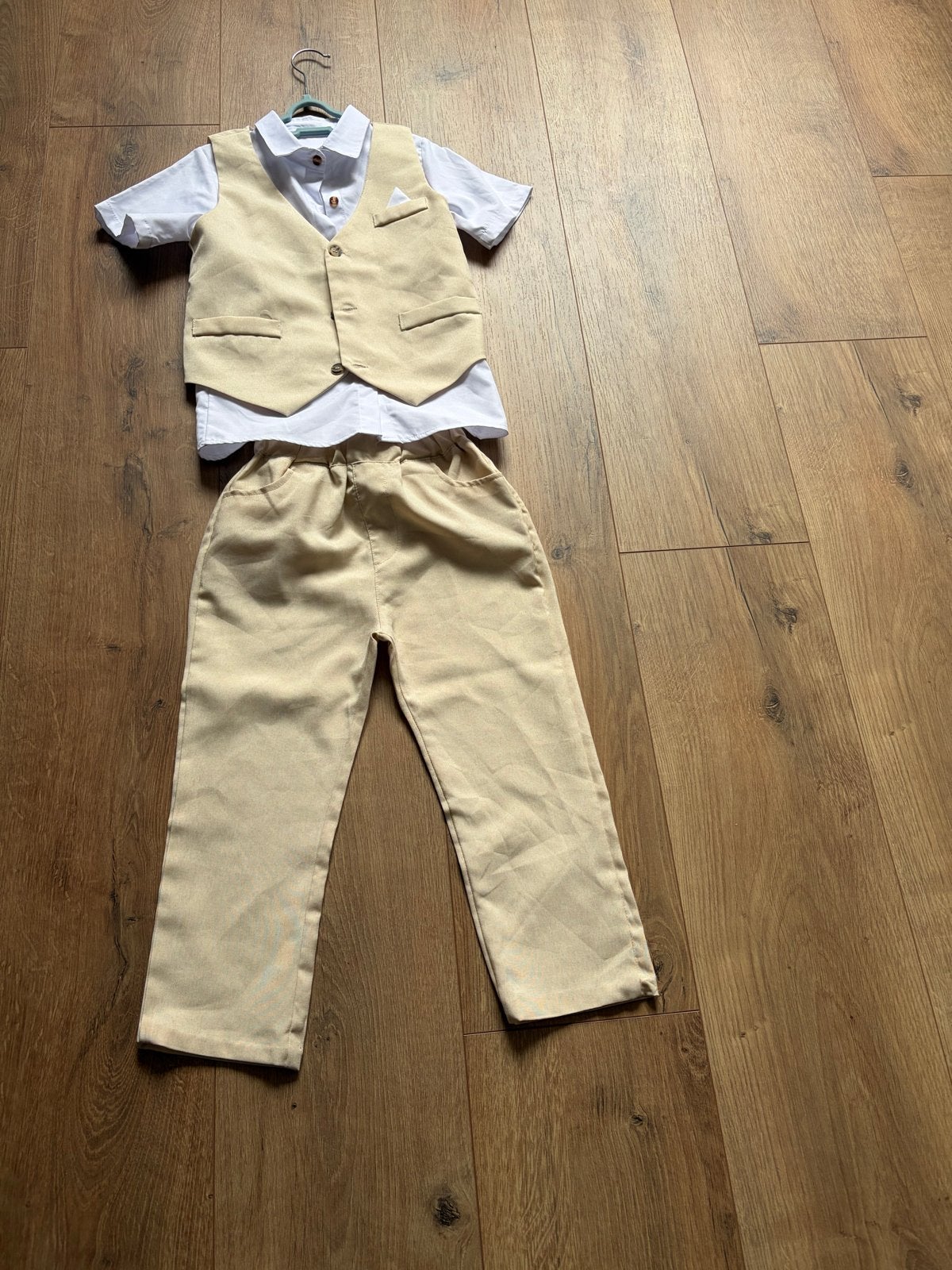 Jongens pak beige maat 7 - Feestelijke set, Ophalen of Verzenden, Nieuw, Jongen