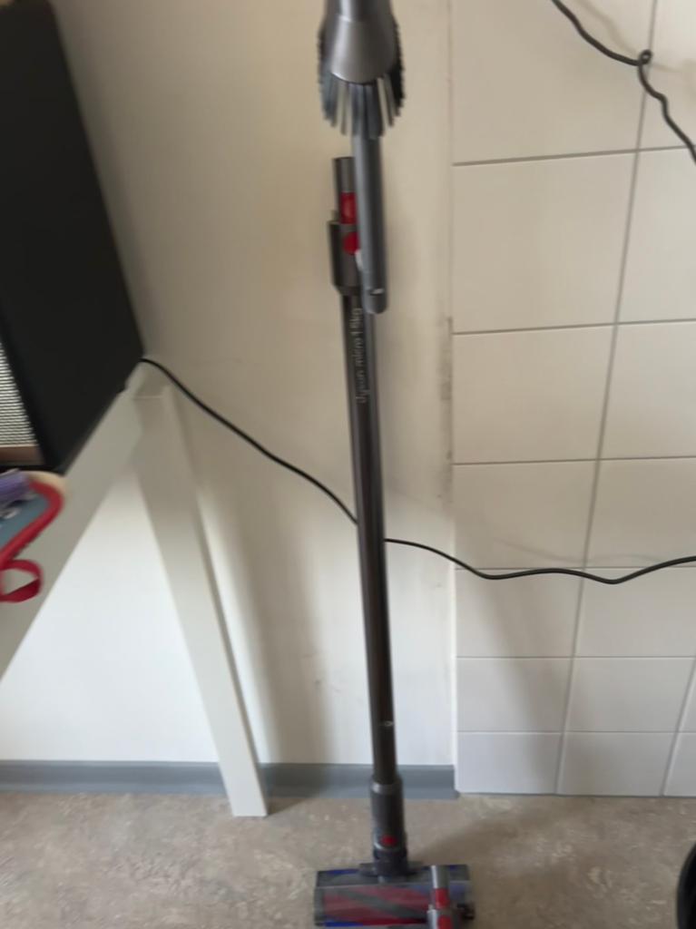 Dyson Micro 1.5kg vacuum cleaner with original accessories, Ophalen of Verzenden, Zo goed als nieuw, 1200 tot 1600 watt