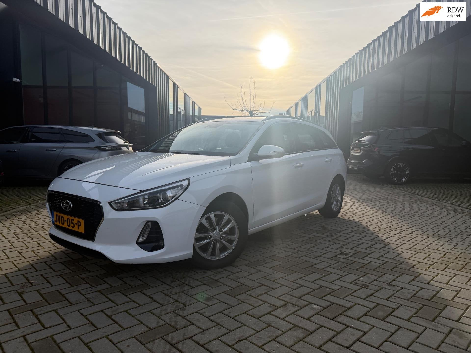 Hyundai I30 Wagon 1.0 T-GDI Comfort Cruise PDC Nwe APK, Auto's, Hyundai, Voorwielaandrijving, Stof, Gebruikt, Wit