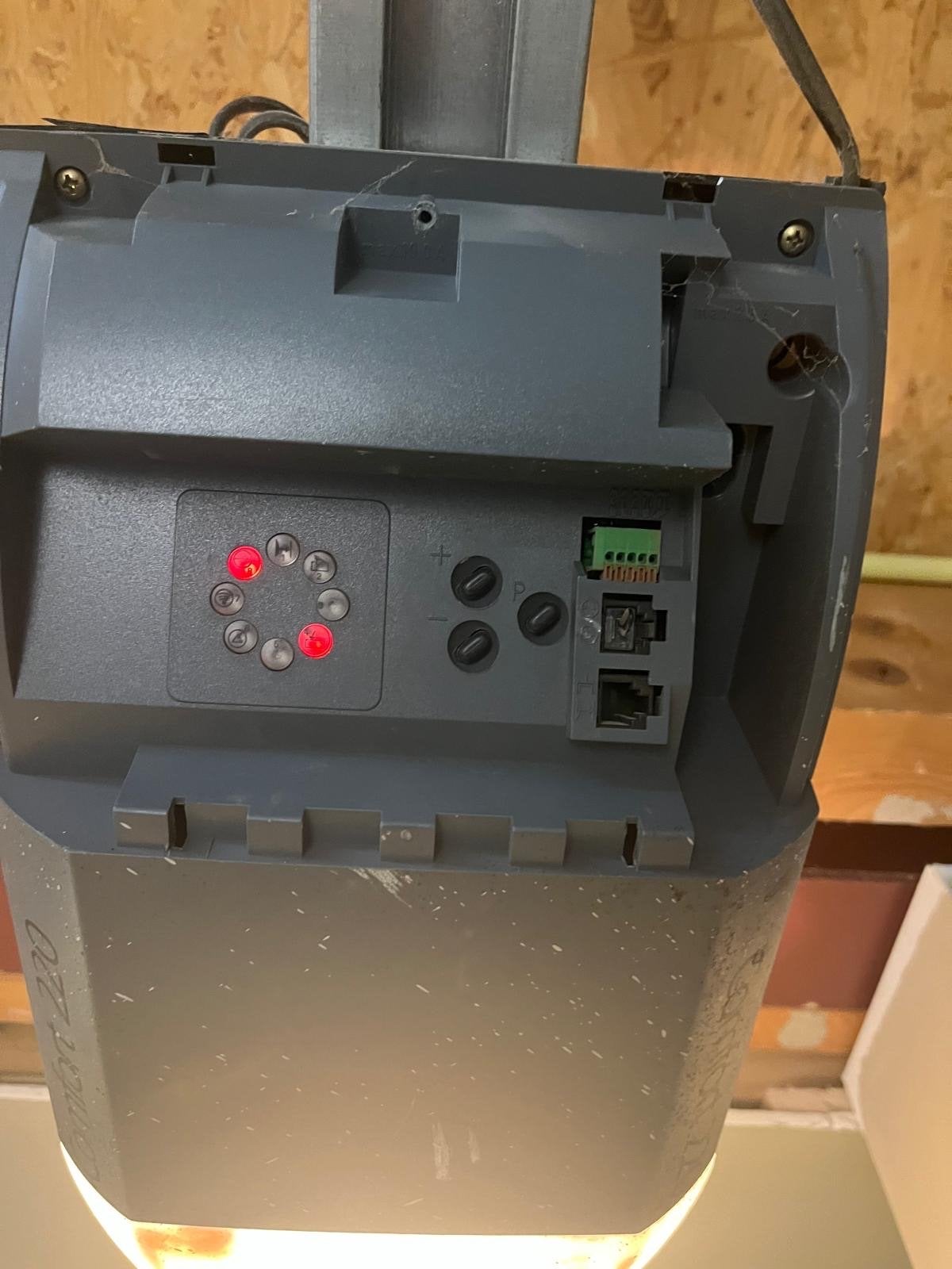 Garagedeur met elektrische opener en rails, Doe-het-zelf en Verbouw, Ophalen, Gebruikt, 200 cm of meer, 200 cm of meer