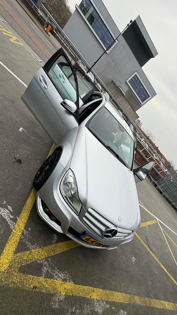 Mercedes-Benz C-Klasse 1.6 115KW 2013 Grijs, Achterwielaandrijving, 1800 kg, Sedan, 17 km/l
