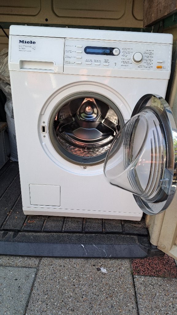 Miele Softtronic W 5825 wasmachine, Ophalen, 6 tot 8 kg, Handwasprogramma, Voorlader