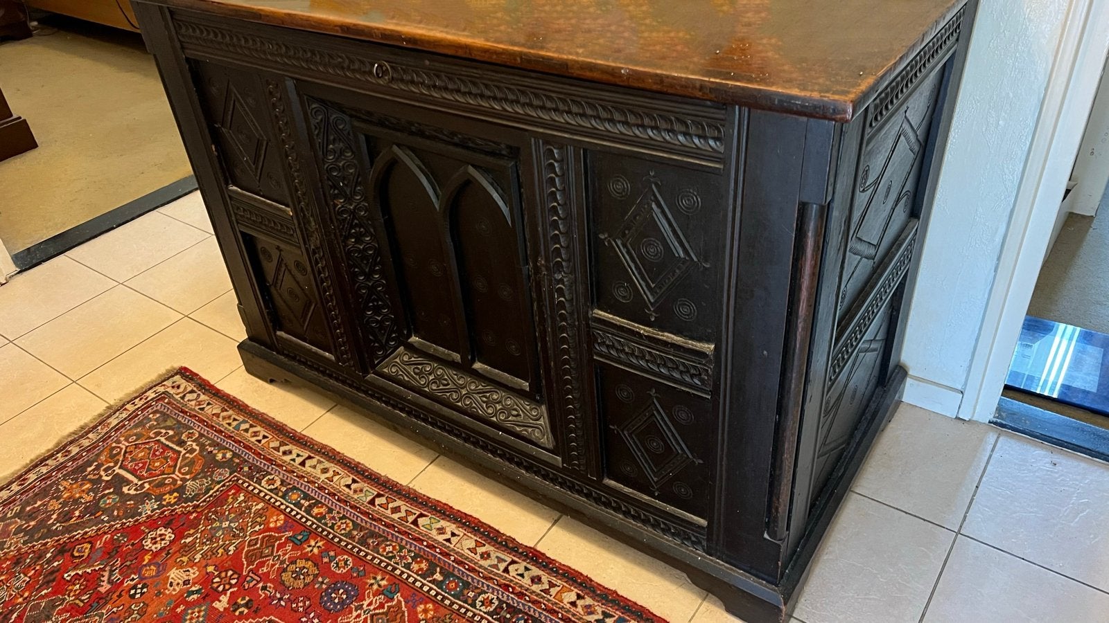 Antieke eikenhouten kist met houtsnijwerk, Antiek en Kunst, Ophalen