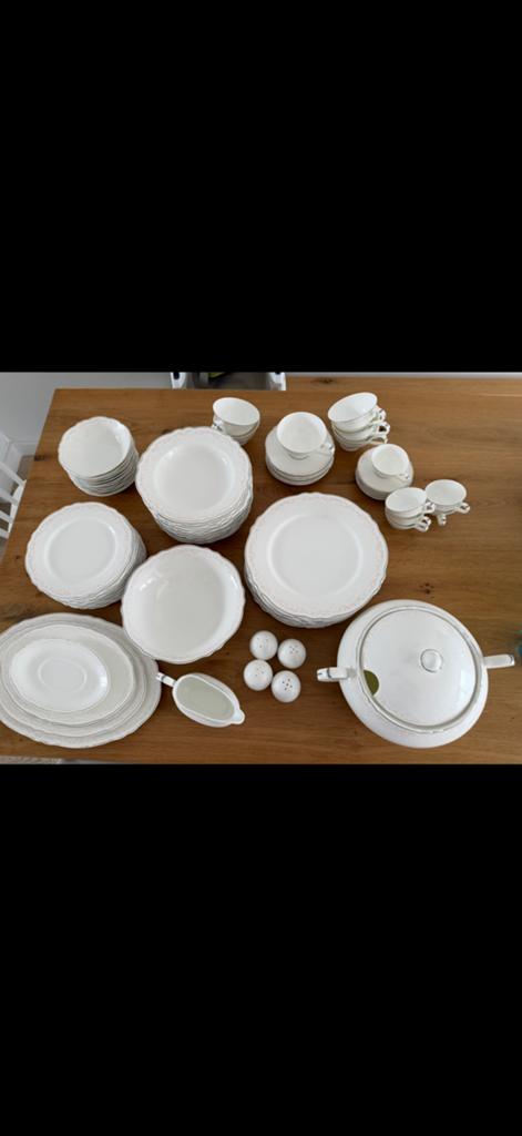 Vintage limited edition Karaca 84-delig compleet servies, Ophalen, Zo goed als nieuw, Overige stijlen, Porselein