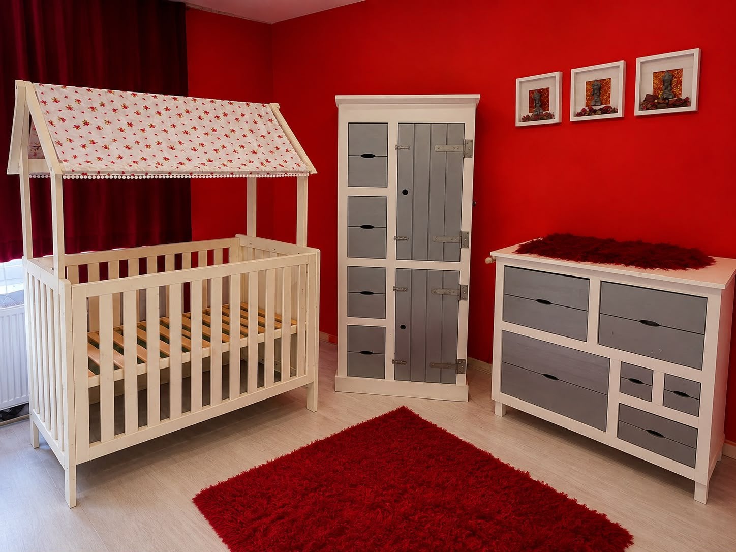 Unieke babykamer: strandhuisje kast, ijscokar commode, bed, Ophalen, Gebruikt, 70 tot 85 cm, Lattenbodem