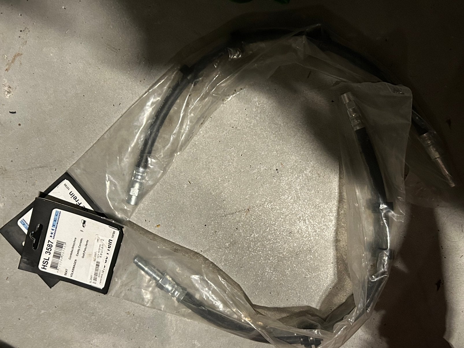 Nieuw in verpakking 2 remslangen VAG, Ophalen of Verzenden, Nieuw, Volkswagen