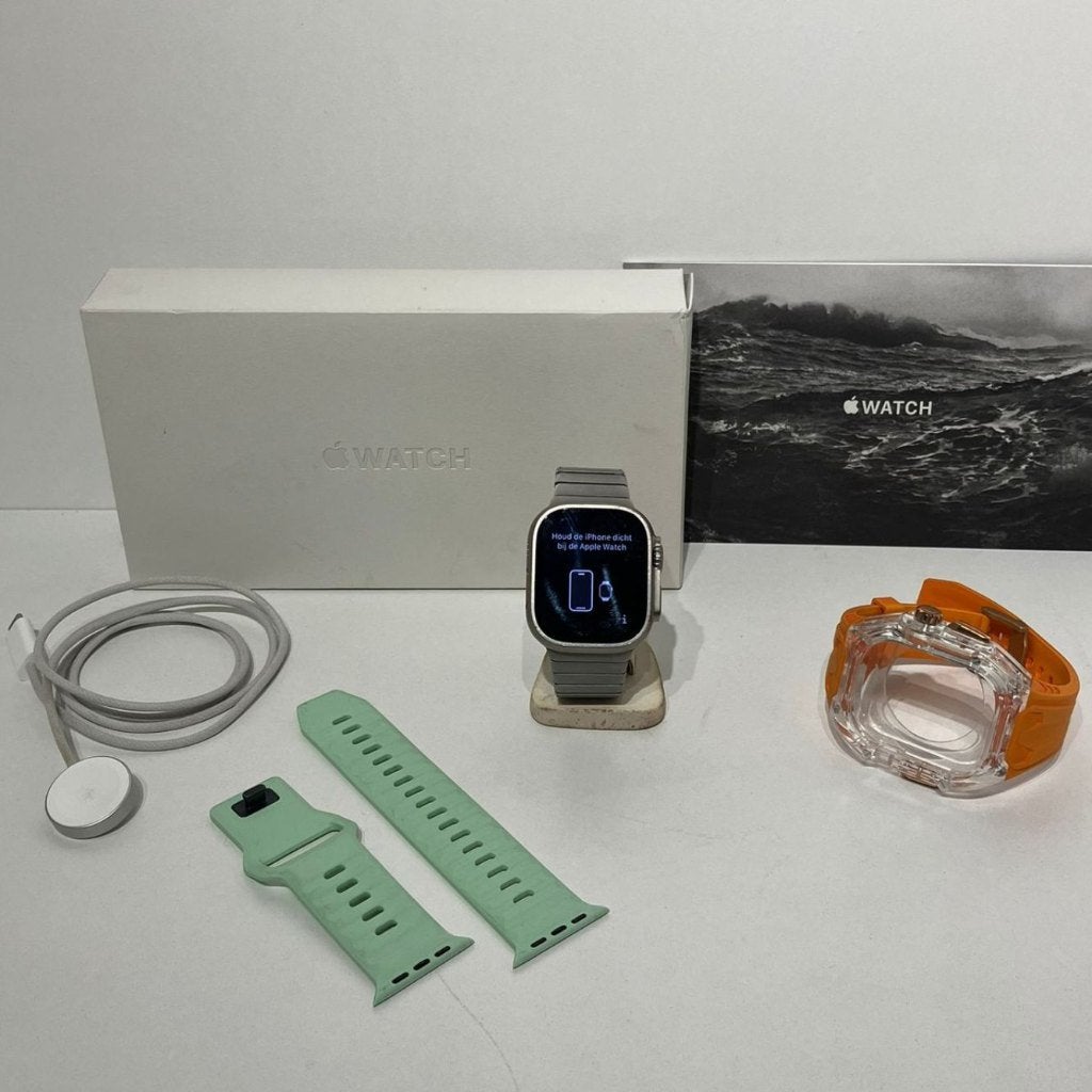 Apple Watch Ultra 1 49mm Titanium Midnight in Doos met Lader, Ophalen of Verzenden, Zo goed als nieuw, Zwart, IOS