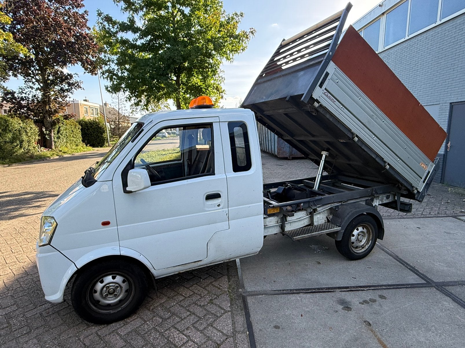 Dfsk K01h 1.3 58KW 2016 Benzine 3 zijdige Kipper, Auto's, Zwart, 4 cilinders, Wit, Bedrijf