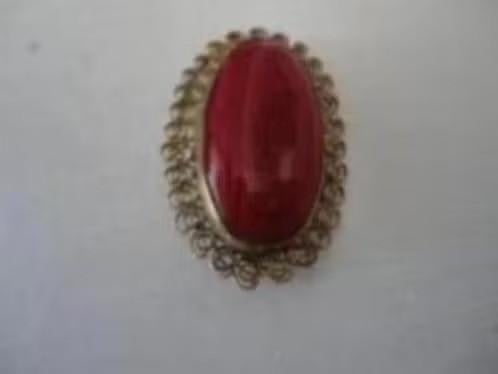 DDR Vintage Mooie Broche met rode steen., Overige materialen, 4 tot 7 cm, Verzenden, Zo goed als nieuw