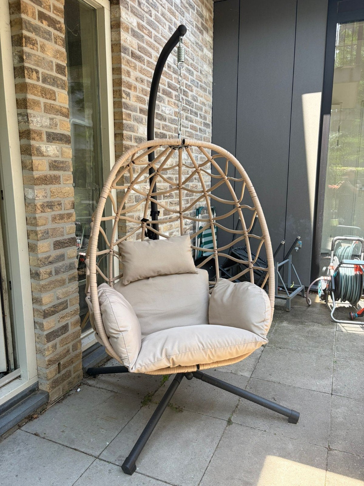 Hangstoel met standaard en kussens, Ophalen of Verzenden, Zo goed als nieuw, Wicker