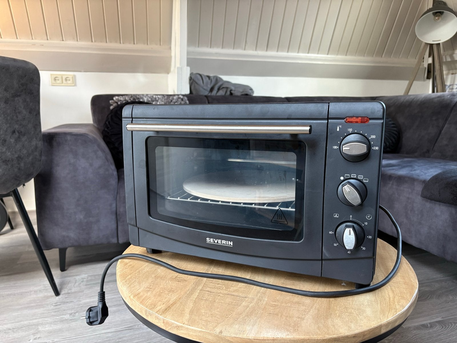 Severin Mini-oven met pizzasteen en kipspies, Minder dan 45 cm, Minder dan 45 cm, Ophalen of Verzenden, Zo goed als nieuw