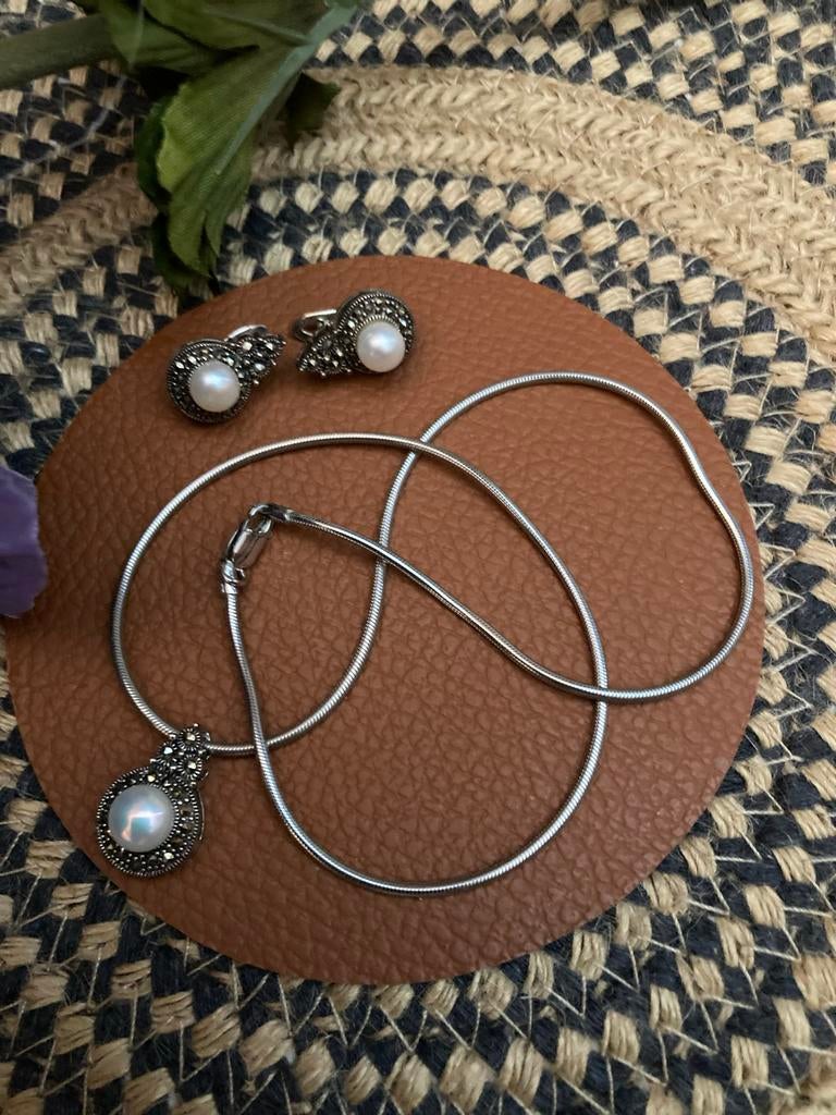 Zilveren ketting, hanger & oorbellen met parel & markasiet, Ophalen of Verzenden, Zo goed als nieuw