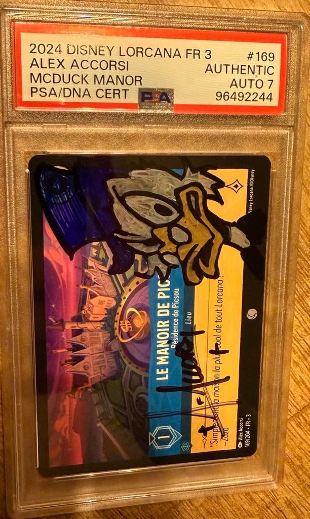 Lorcana McDuck Manor PSA Auto 7 Alex Accorsi Handtekening, Ophalen, Nieuw, Losse kaart