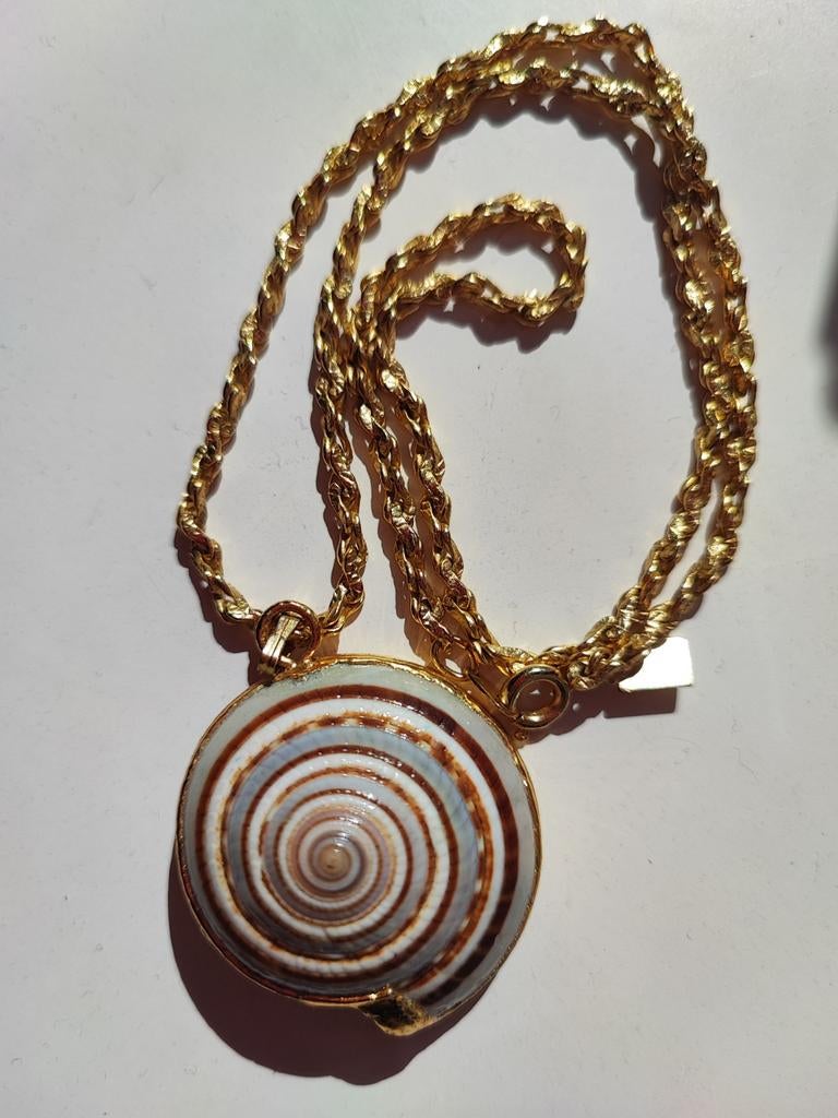 Boho Spiraal Slak schelp Strand Ketting - Goudkleurig, Ophalen of Verzenden, Nieuw, Goud, Overige materialen