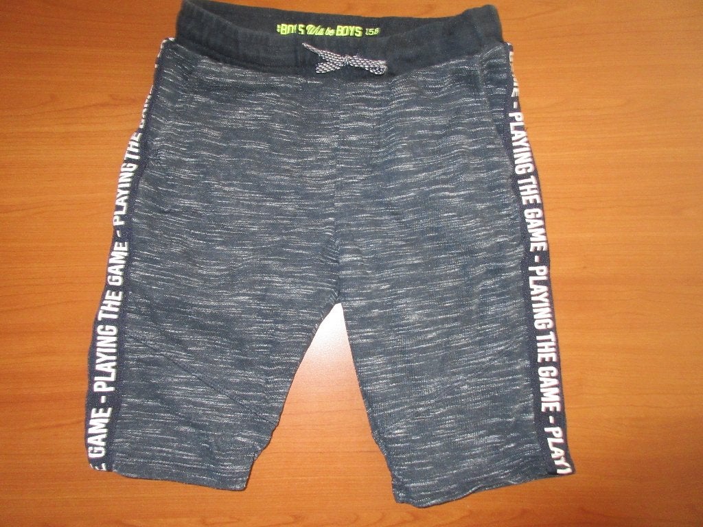 Sportieve korte broek merk WE Fashion maat 158, Broek, Jongen of Meisje, Ophalen of Verzenden, Zo goed als nieuw