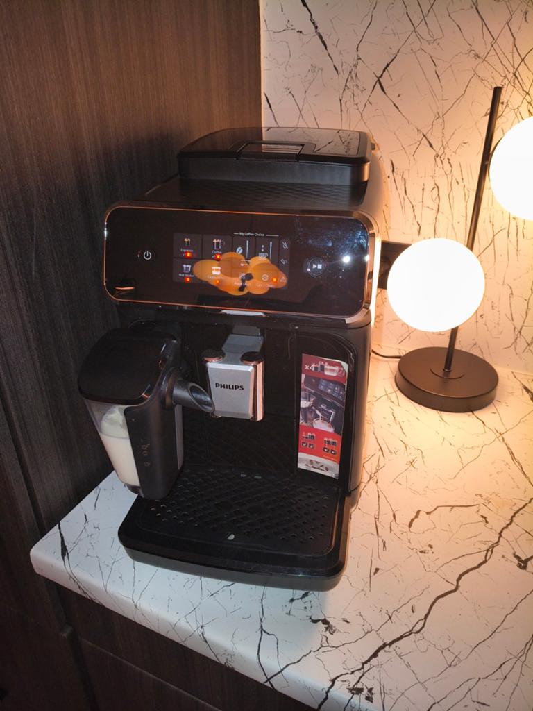Philips LatteGo 2300 serie volautomatische koffiemachine, Ophalen, Koffiemachine, Zo goed als nieuw, Afneembaar waterreservoir