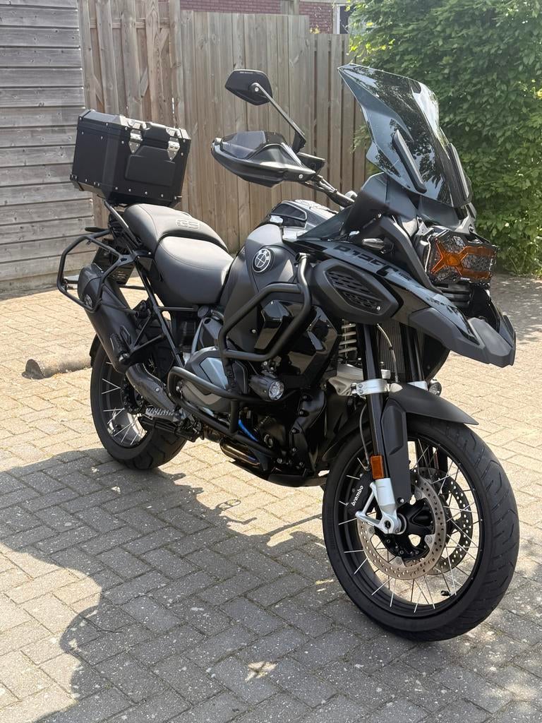 BMW R1250GS Adventure 2024 Triple Black, 2 cilinders, Nieuw, Motorrijbewijs A, Handvatverwarming