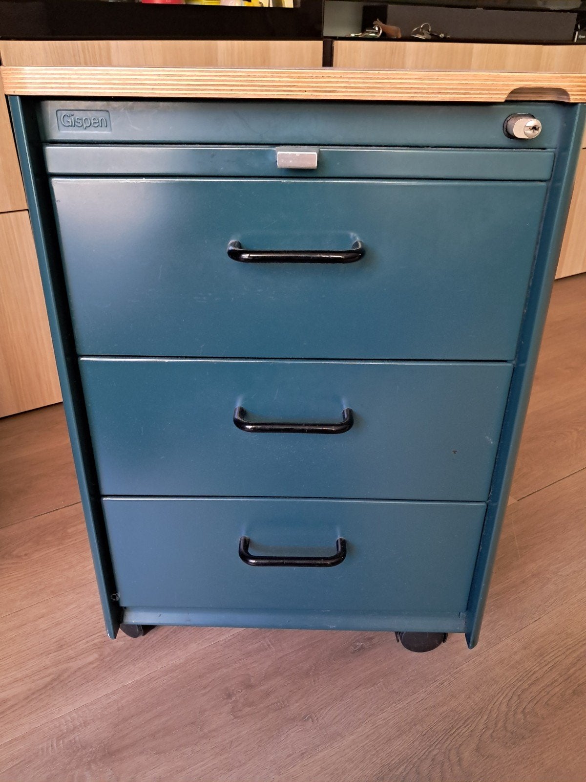 Gispen ladeblok met defect wieltje, Ophalen, Gebruikt