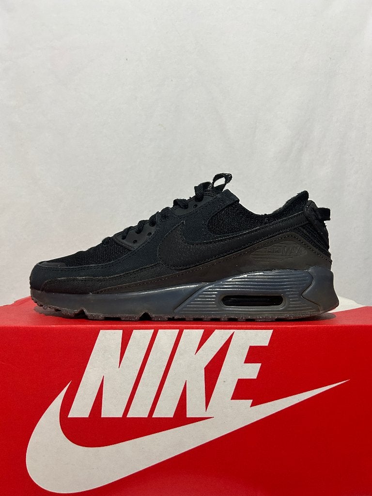 ALS NIEUW! Maat 43 - Nike Air Max 90 Terrascape Triple Black