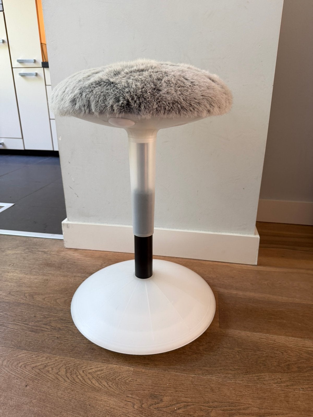 Ikea Vitamin stool kruk, Ophalen, In hoogte verstelbaar, 60 tot 90 cm, Zo goed als nieuw