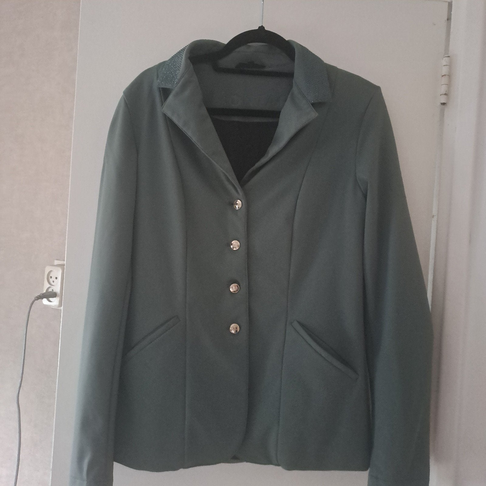 Montar wedstrijd jasje, Dieren en Toebehoren, Sierdetails, Dressuur, Ophalen of Verzenden, Zo goed als nieuw