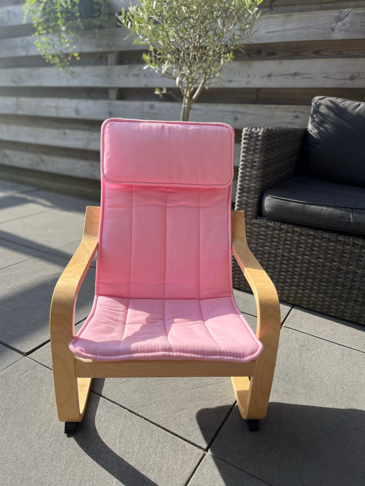 IKEA kinderstoel roze met houten frame, Kinderen en Baby's, Kinderstoelen, Ophalen, Gebruikt, Overige typen