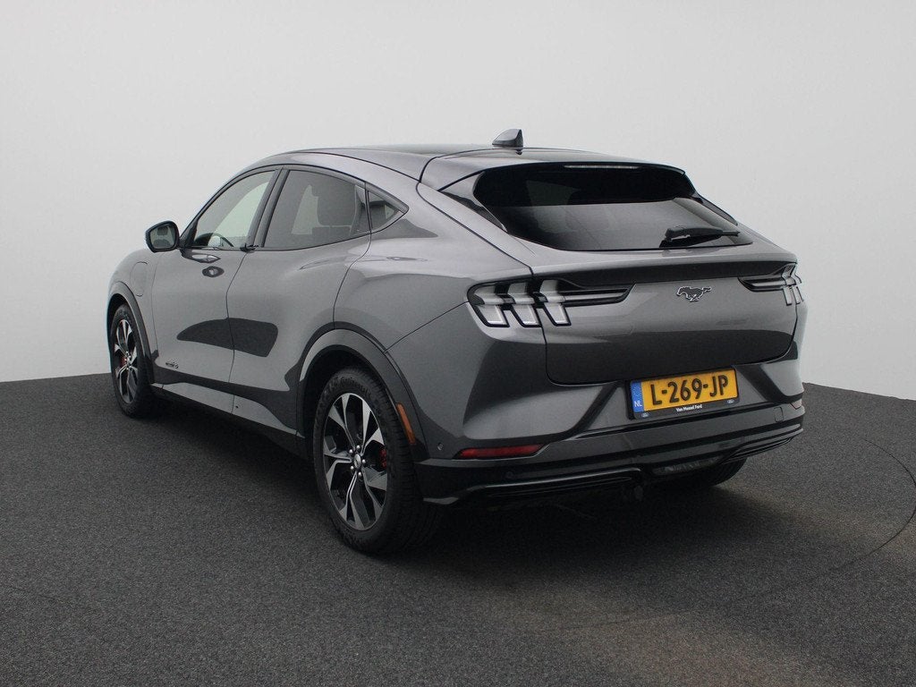 Ford Mustang Mach-E AWD 75 kWh Aut. | Leder | B&O Soundsyste, Auto's, Ford, 12 maanden, Stof, Gebruikt, 750 kg