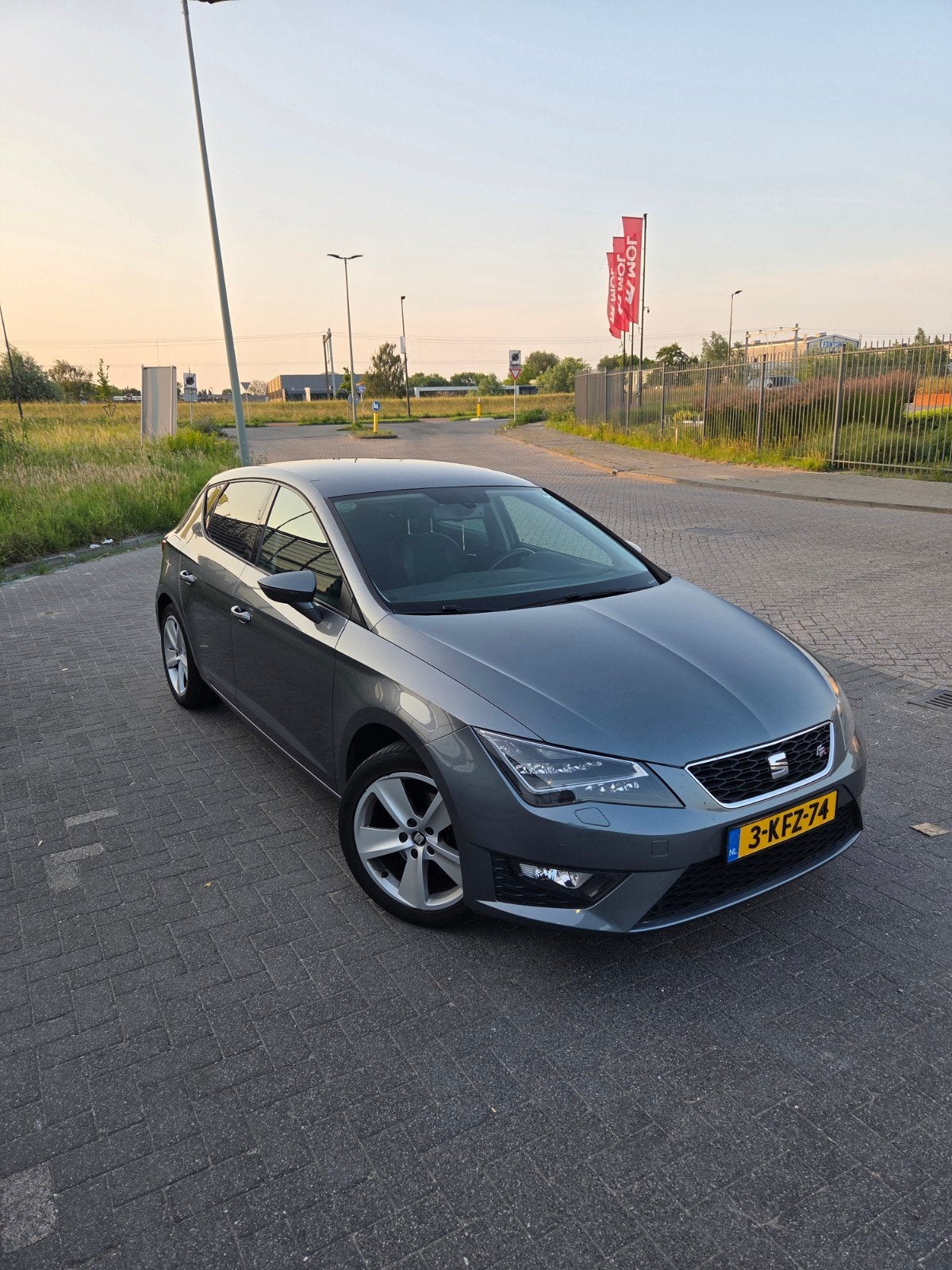 Seat Leon 1.4 TSI FR 140 PK 2013 Grijs, Auto's, Voorwielaandrijving, Xenon verlichting, Zwart, 4 cilinders