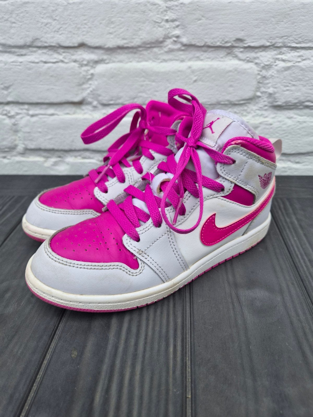 Nike Jordan sneakers roze/wit - Maat 33, Gebruikt, Meisje, Sportschoenen, Ophalen of Verzenden