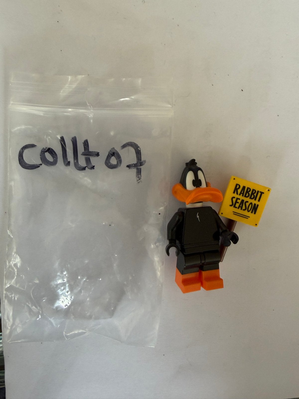 LEGO Looney Tunes Daffy Duck Minifiguur (71030), Ophalen of Verzenden, Zo goed als nieuw, Lego