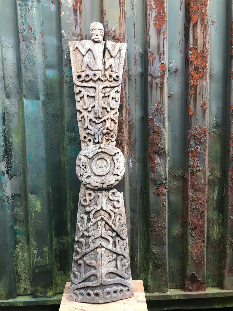 Oud houtsnijwerk wandpaneel schild uit Java Indonesie, Verburgt Vintage, Oosters, Ophalen of Verzenden, Bruin