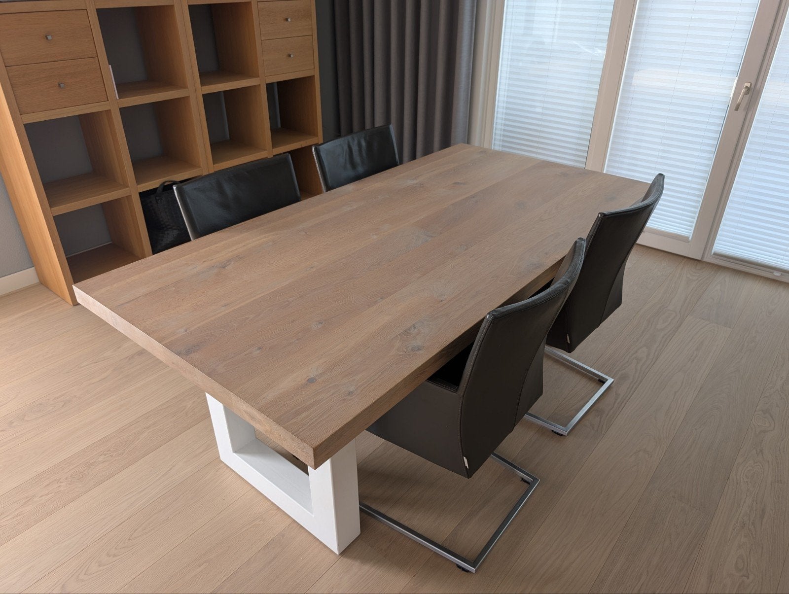 Eettafel Seuren Drake, Eikenhout, Zo goed als nieuw, Vijf personen of meer, 150 tot 200 cm
