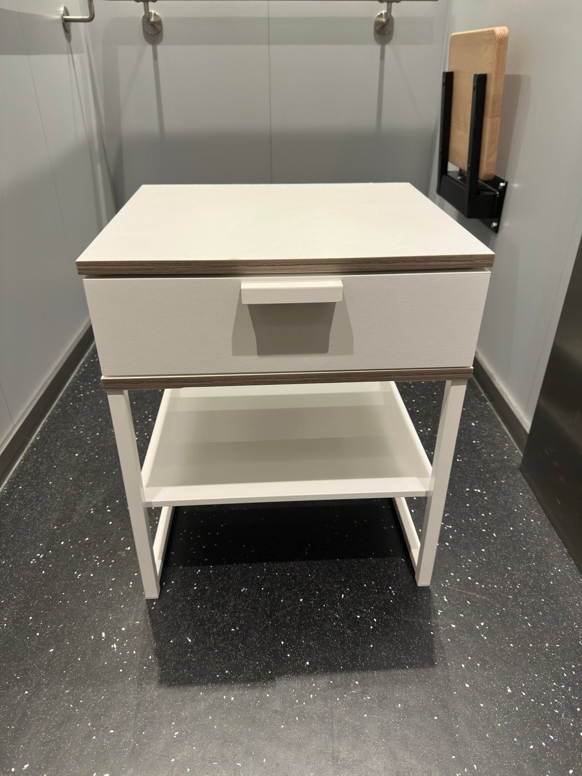 IKEA TRYSIL Bedside Table – White – Excellent Condition, Huis en Inrichting, Minder dan 55 cm, Zo goed als nieuw, Rechthoekig