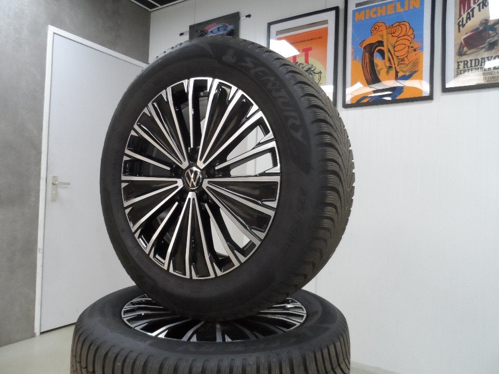 18 inch VW Tiguan origineel winterbanden set werkelijk nieuw, Auto-onderdelen, Banden en Velgen, 18 inch, Gebruikt, Duitsland