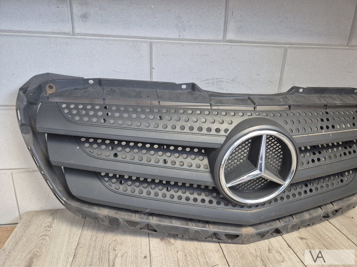 Grille van Mercedes Sprinter W906 FACELIFT a9068880523 €75, Gebruikt, -, Ophalen of Verzenden, -
