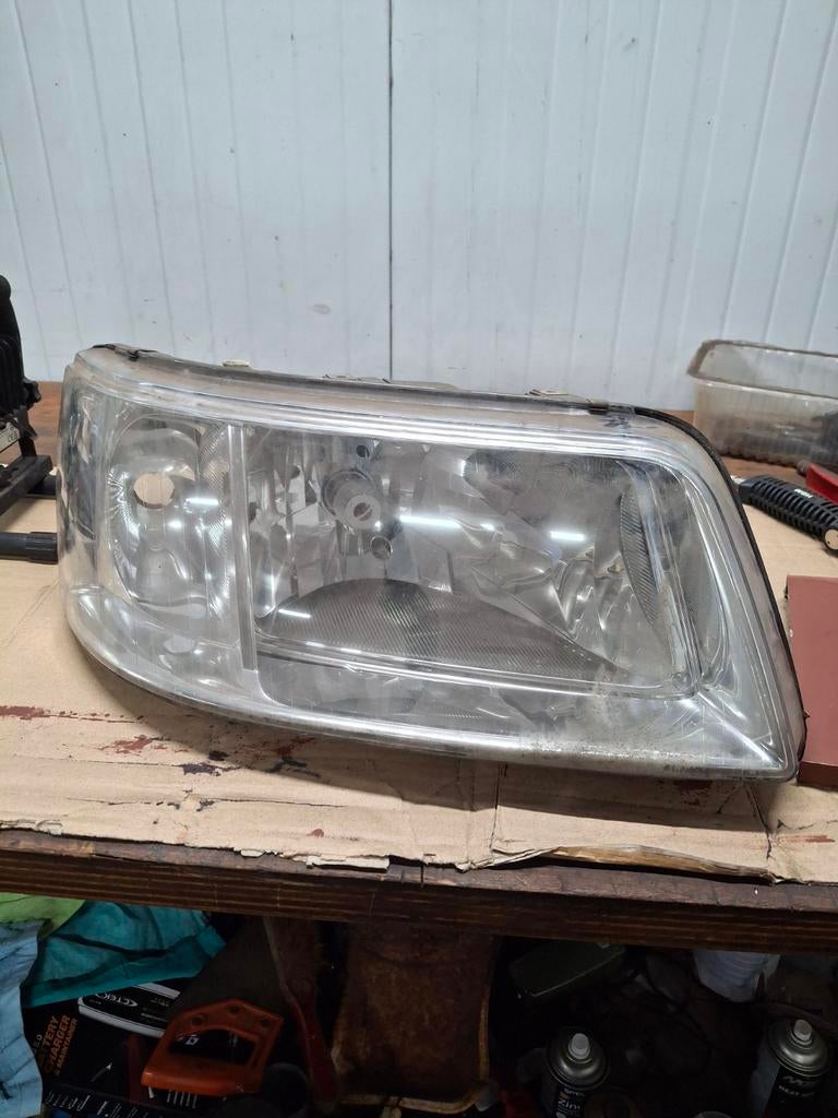 VW t5 koplamp, Ophalen