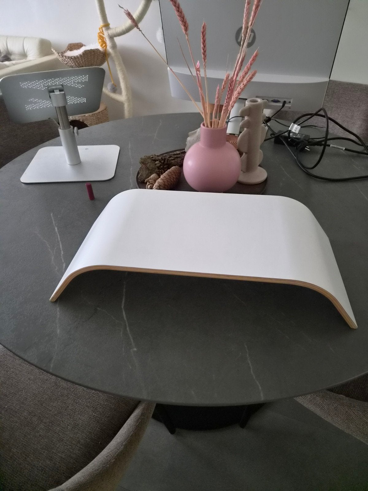 Witte monitorstandaard / laptopstandaard, Computers en Software, Laptopstandaarden, Ophalen, Zo goed als nieuw, Onbekend, In hoogte verstelbaar