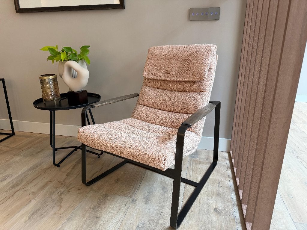 Leolux Indra fauteuil – nieuwstaat, Huis en Inrichting, Fauteuils, Zo goed als nieuw, Hout, Metaal, Stof, 50 tot 75 cm, 75 tot 100 cm