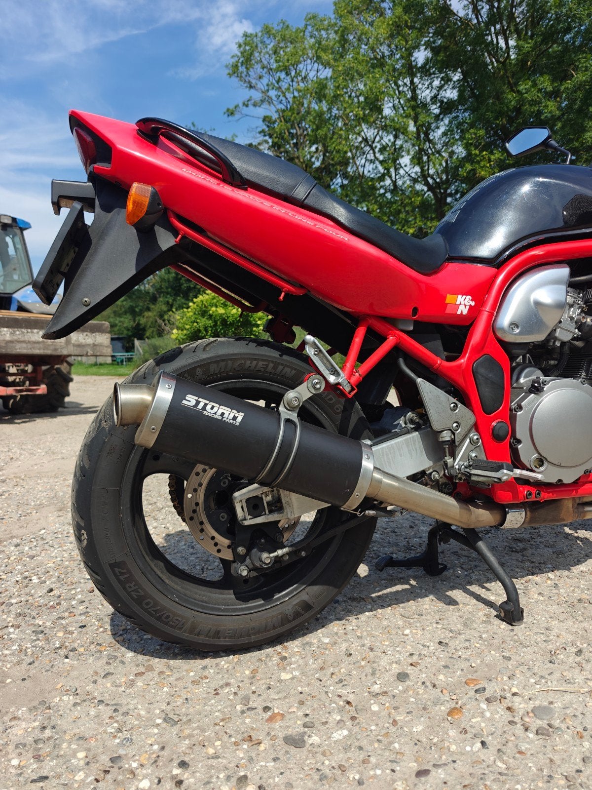 Storm racing (mivv)  uitlaat voor een bandit 600 mk1, Ophalen, Gebruikt