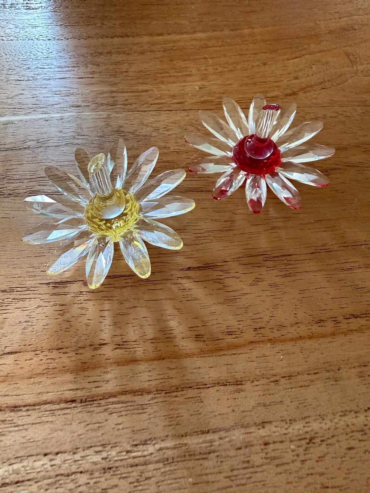 Swarovski gele en rode magriet, Ophalen of Verzenden