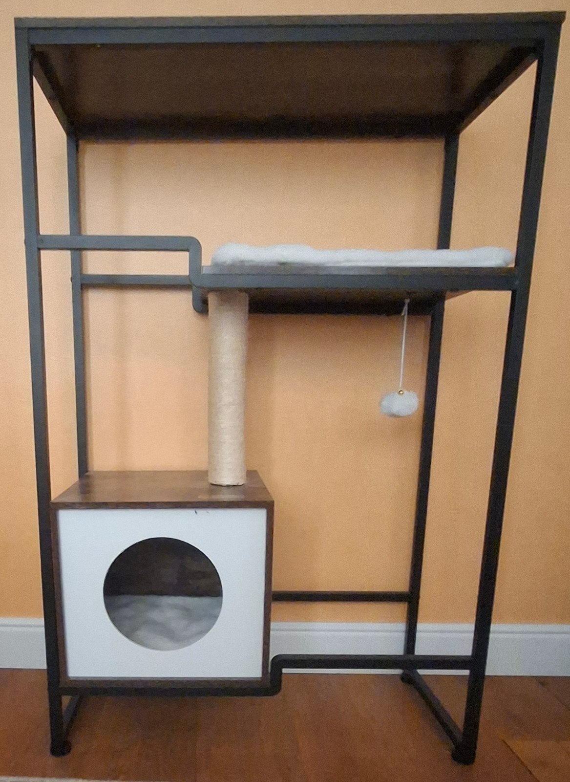 Kattenmeubel/krabpaal met mand 13kg mdf, Ophalen, Zo goed als nieuw