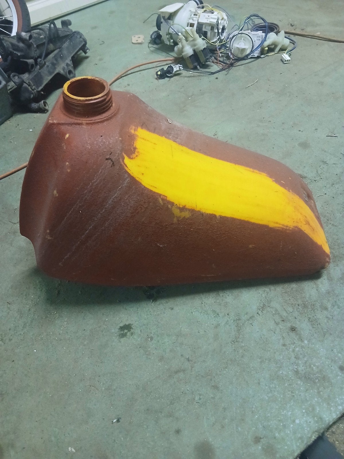 Tank Suzuki Rm 125  1979 kleur is overgespoten rood, Motoren, Ophalen of Verzenden