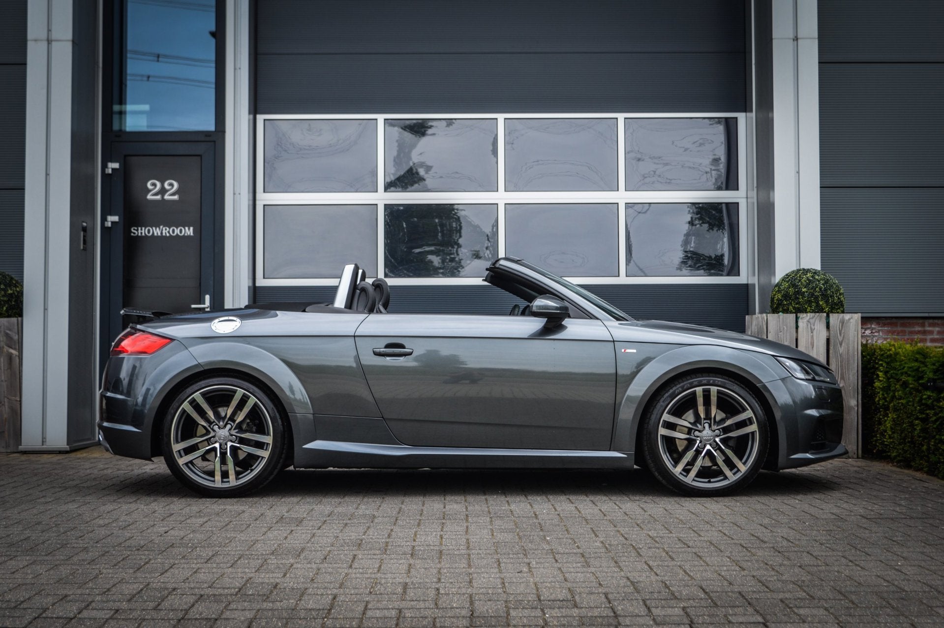 Audi TT Roadster 2.0 TFSI|QUATTRO|S-LINE|NAVI|RS-SEATS|B&O|L, Auto's, Audi, Gebruikt, Euro 6, Vierwielaandrijving, 2 stoelen