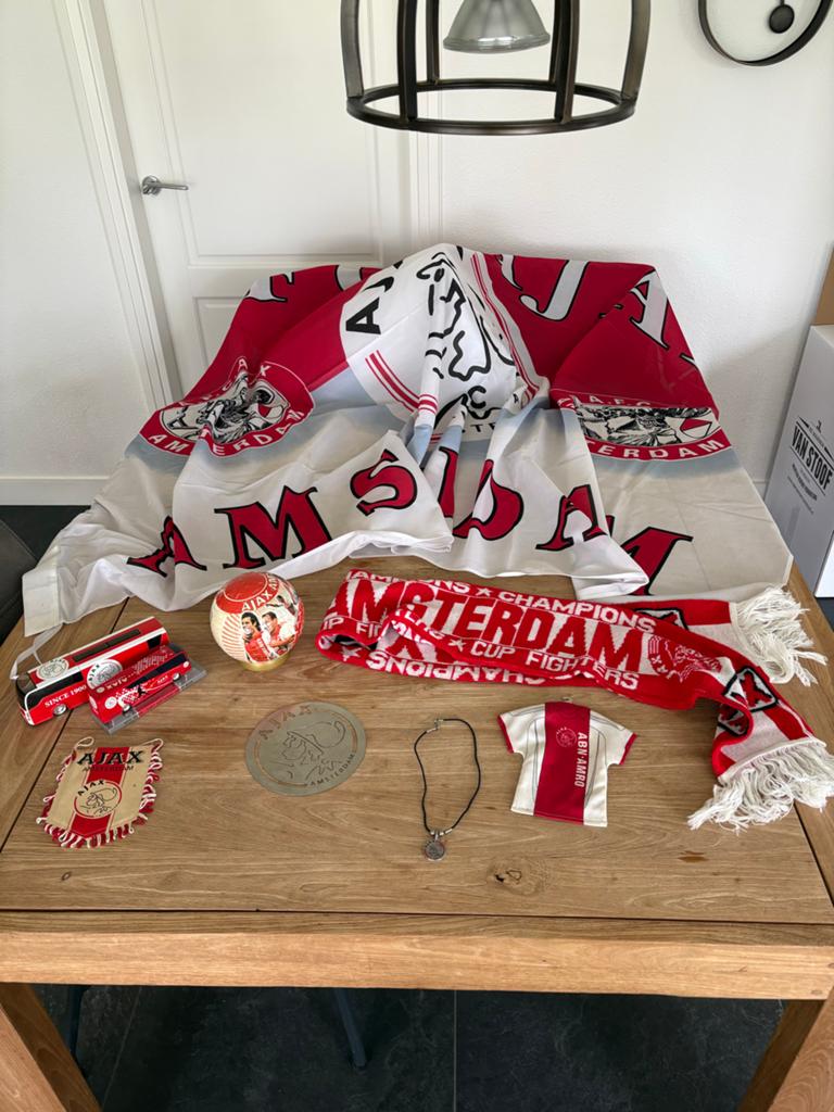 Grote Ajax Fan Collectie: Vlag, Sjaal, Puzzelbal en Meer!, Verzamelen, Sportartikelen en Voetbal, Ophalen of Verzenden, Gebruikt