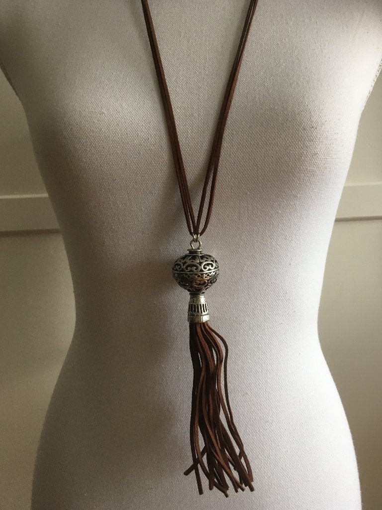 Young Spirit lange bruine suedine franjes fringes ketting, Met hanger, Overige materialen, Bruin, Nieuw