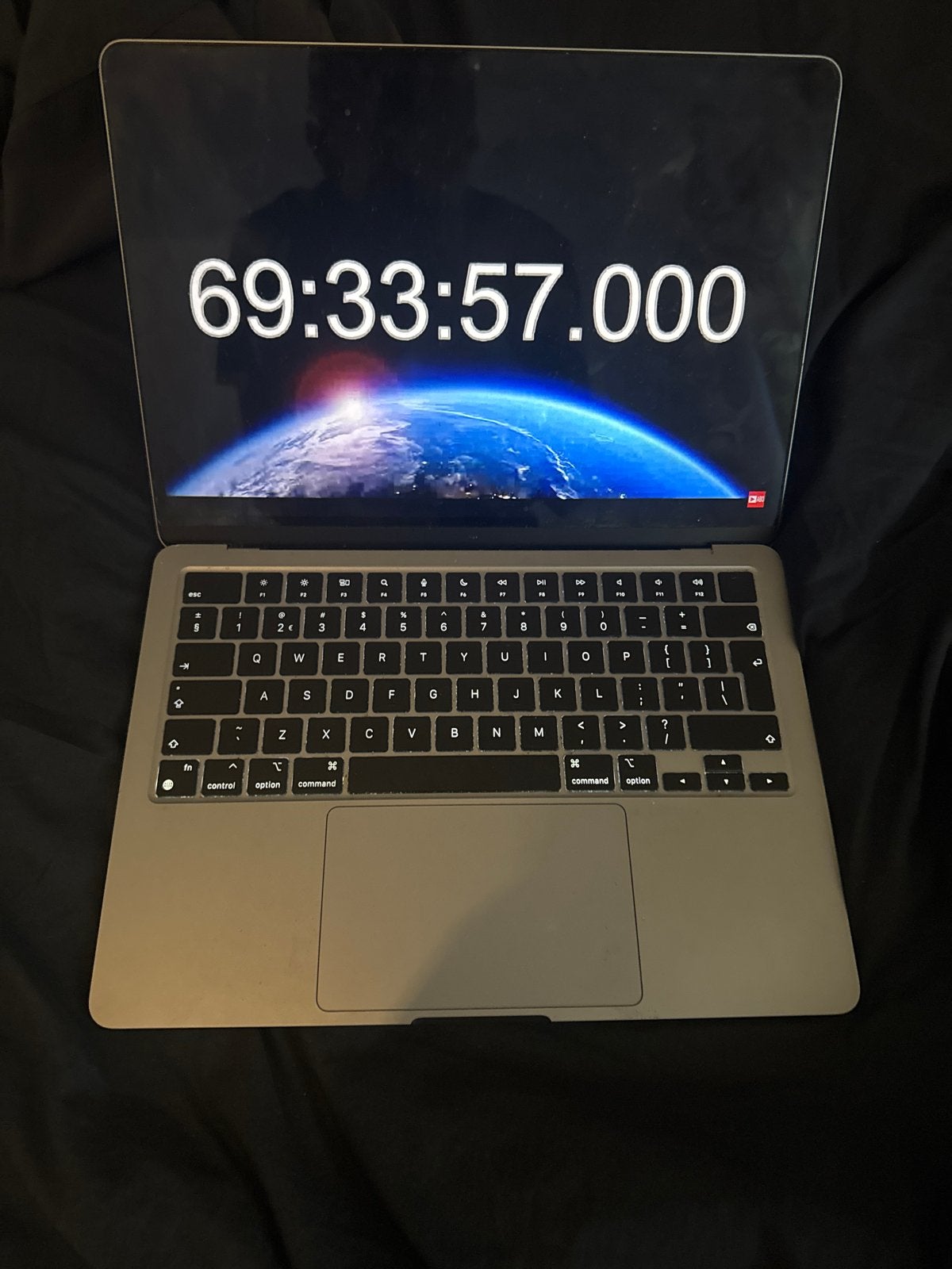 MacBook Air m2 13 inch - Werkende laptop net vocht in scherm